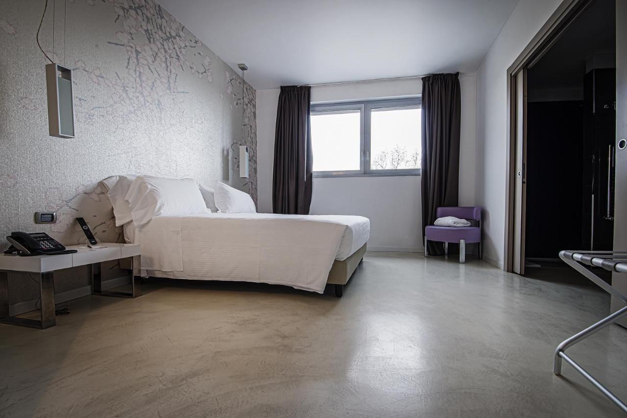 Hotel For You Cernusco sul Naviglio Kültér fotó